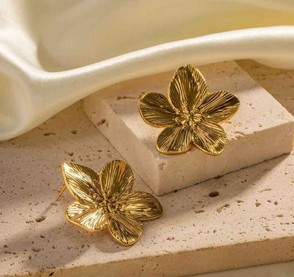 Elegant gold Flora Earrings Canada featuring a floral design perfect for any occasion