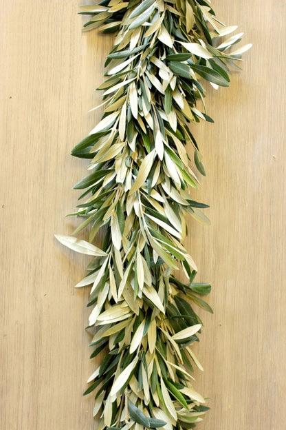Fresh Garland Table Runner  - Eucalyptus, Baby' Breath, Ruscus - www.Shopthatapp.com