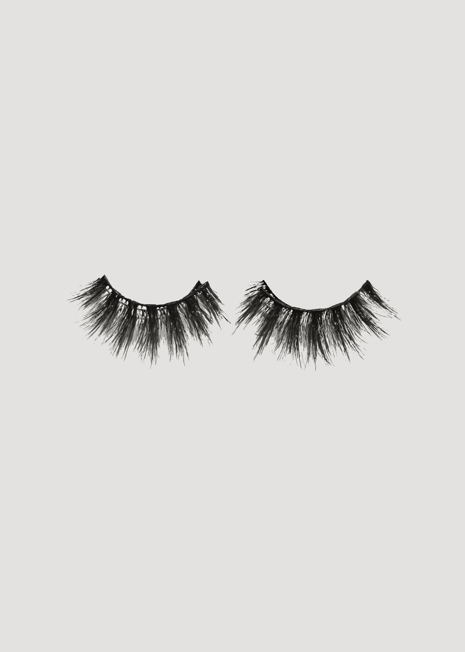 UNPARALLELED BEAUTY glam false lashes Canada for dramatic and voluminous eye looks
