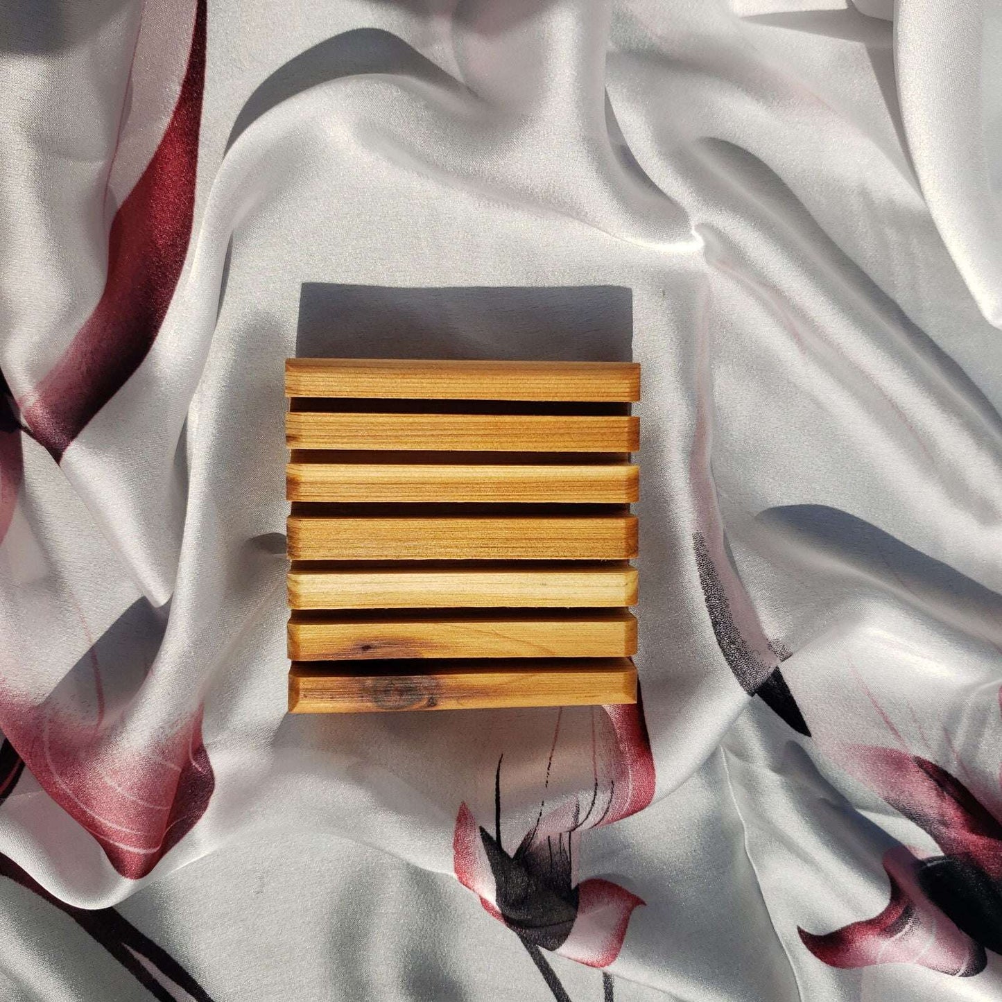 Heav Nation Canadian Wooden Soap Dish for Sustainable Living - Www.Shopthatapp.com
