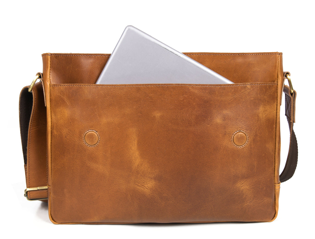 Hudson Leather Messenger Bag - Desert Tan - www.Shopthatapp.com