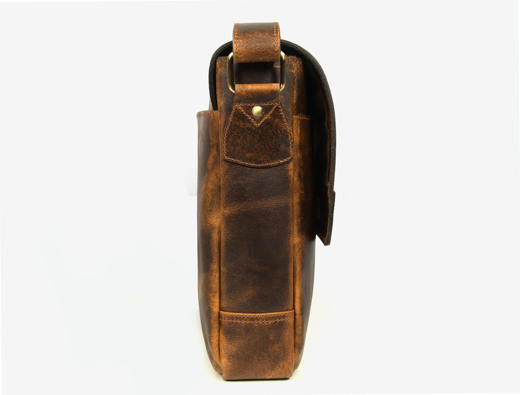 Husdon Leather Messenger Bag - Saddleback - www.Shopthatapp.com