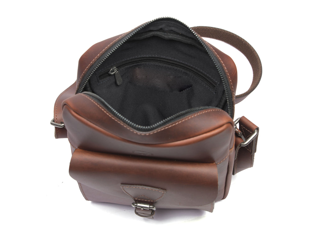 Leather Fanny Bag - www.Shopthatapp.com