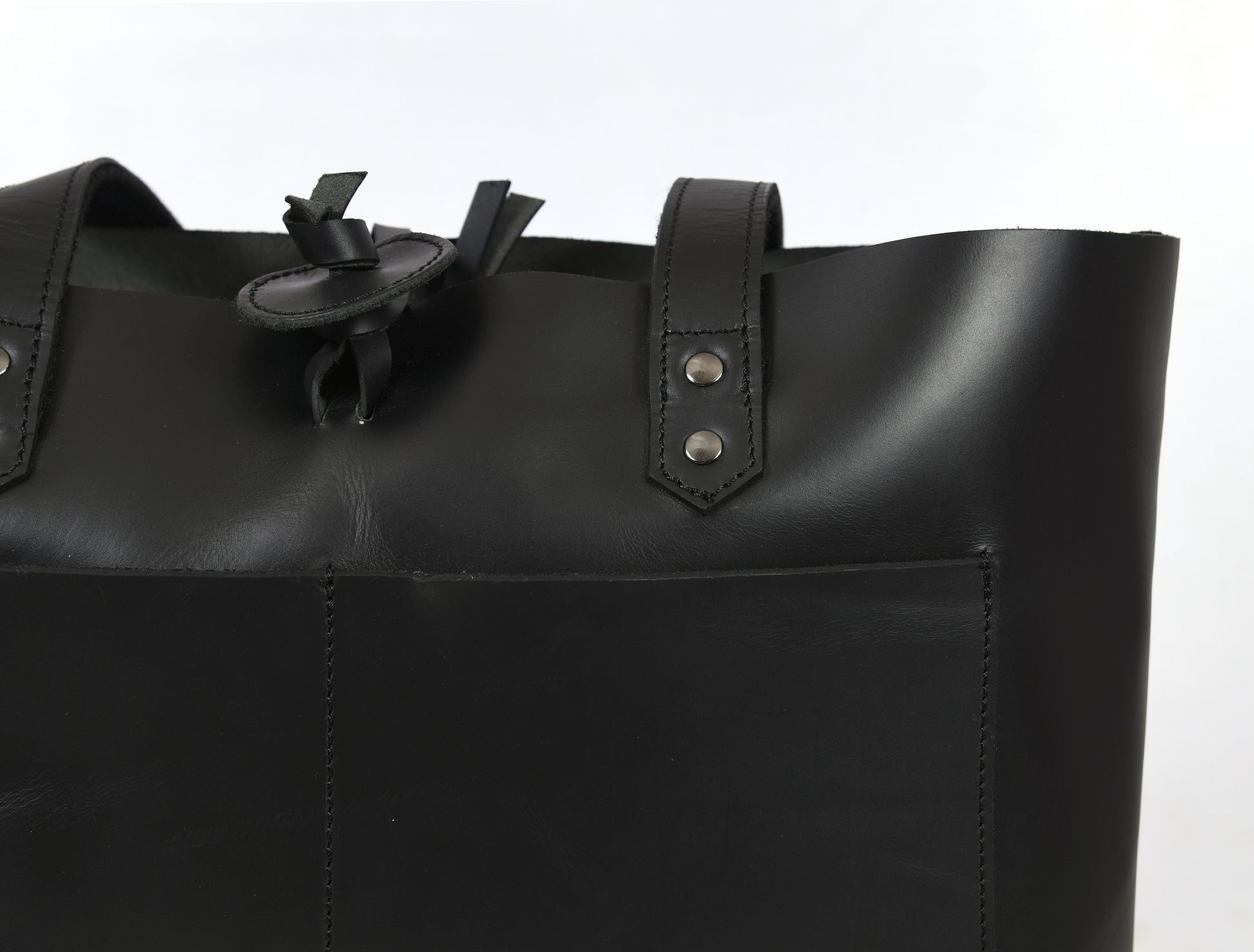 Leather Willow Tote - www.Shopthatapp.com