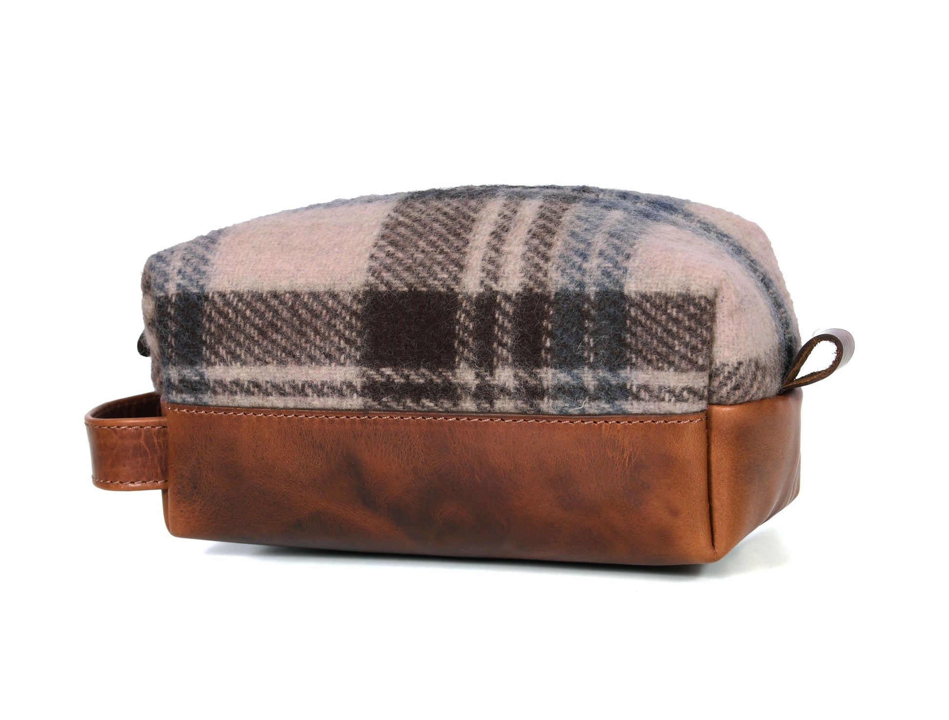 Manchester Leather Toiletry Bag - www.Shopthatapp.com