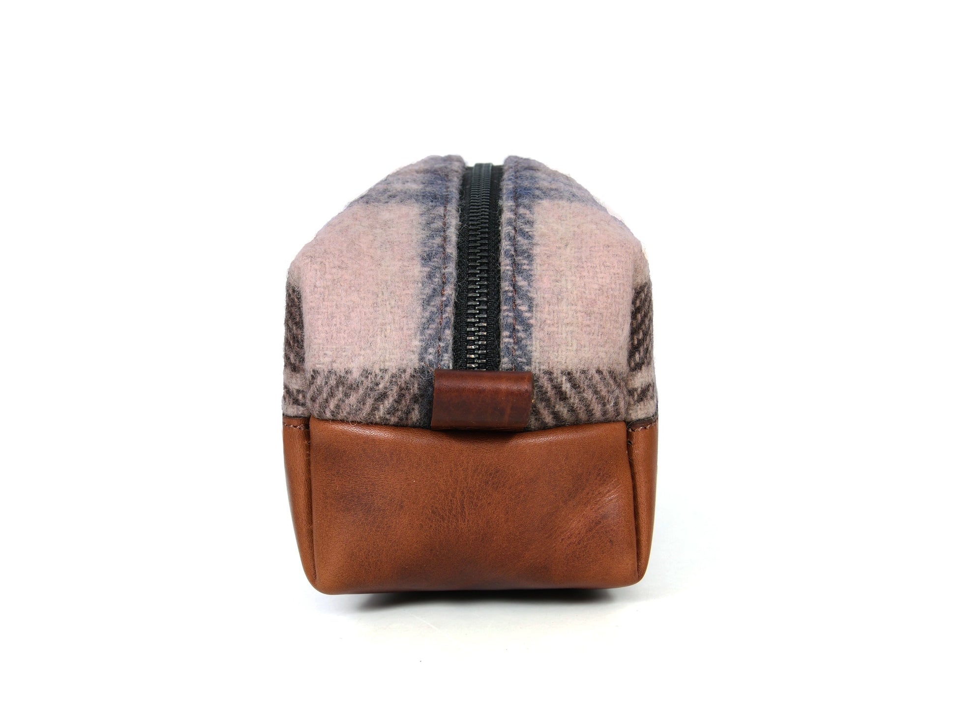 Manchester Leather Toiletry Bag - www.Shopthatapp.com