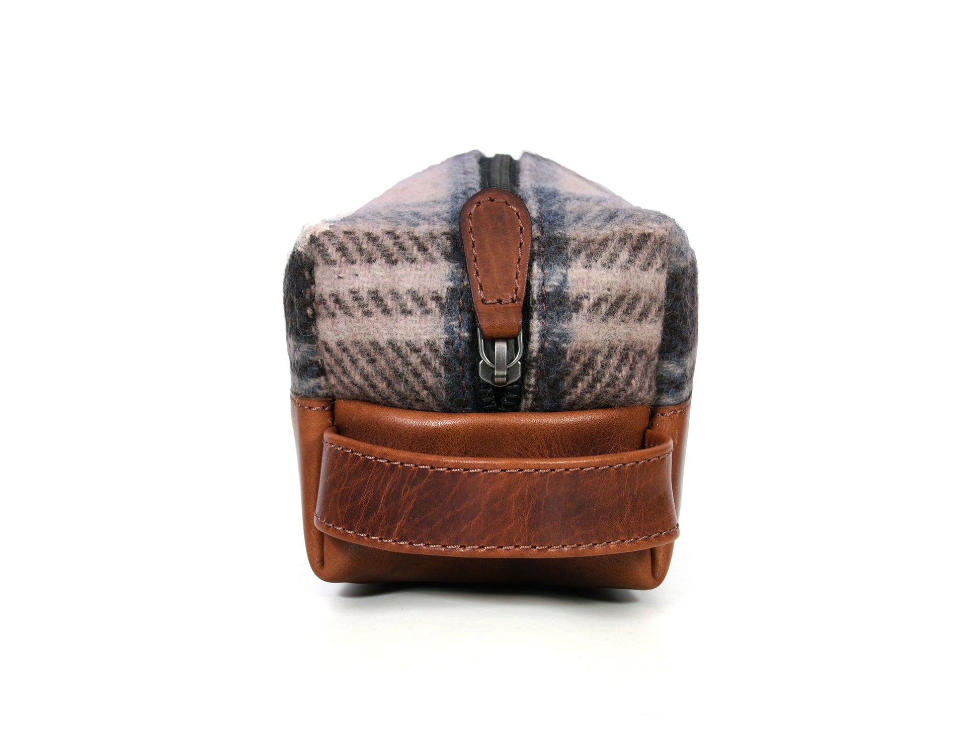 Manchester Leather Toiletry Bag - www.Shopthatapp.com