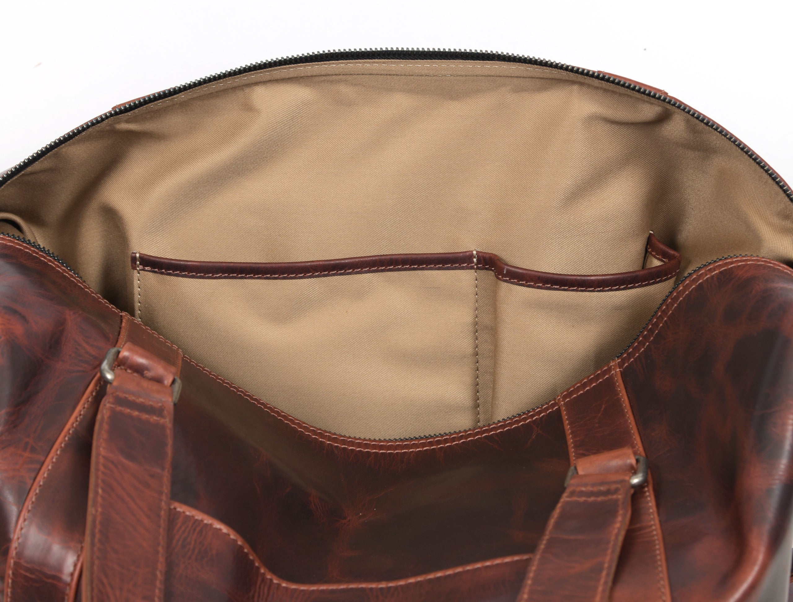 Manhattan - Leather Duffle Bag - www.Shopthatapp.com