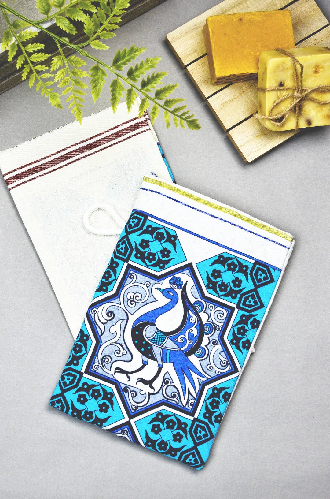 Exfoliating Glove - www.Shopthatapp.com