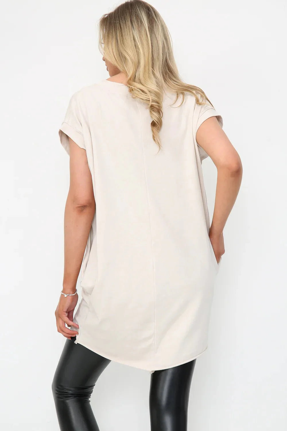 Milla Oversized T-Shirt with Necklace - www.Shopthatapp.com