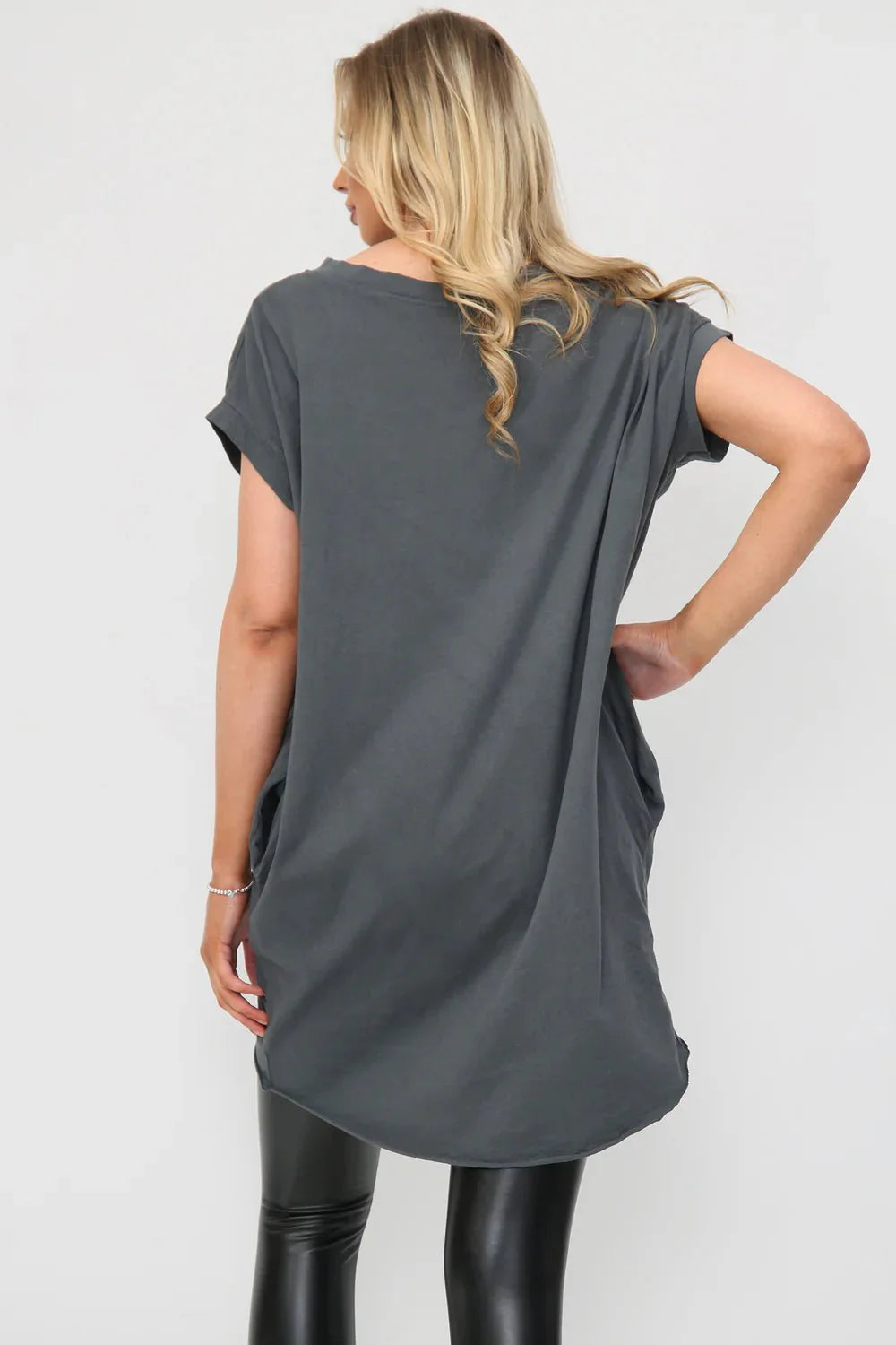 Milla Oversized T-Shirt with Necklace - www.Shopthatapp.com