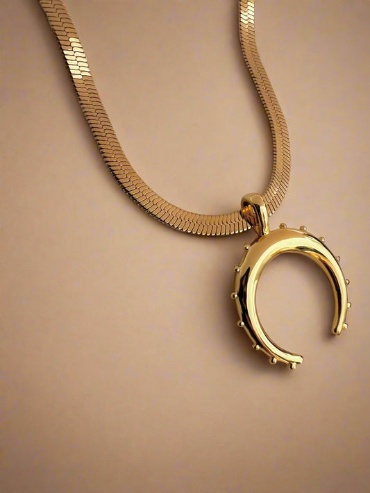 Moon Snake Chain - www.Shopthatapp.com