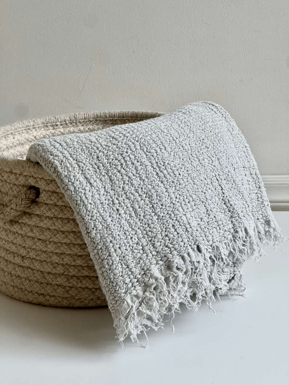 Nantucket Linen Throw - available in 5 colors - www.Shopthatapp.com