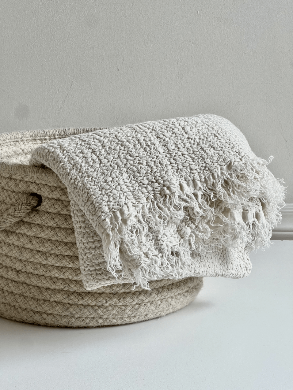 Nantucket Linen Throw - available in 5 colors - www.Shopthatapp.com