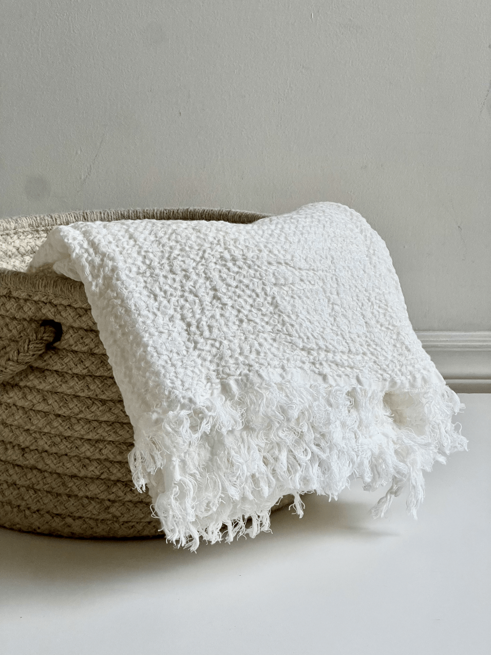 Nantucket Linen Throw - available in 5 colors - www.Shopthatapp.com