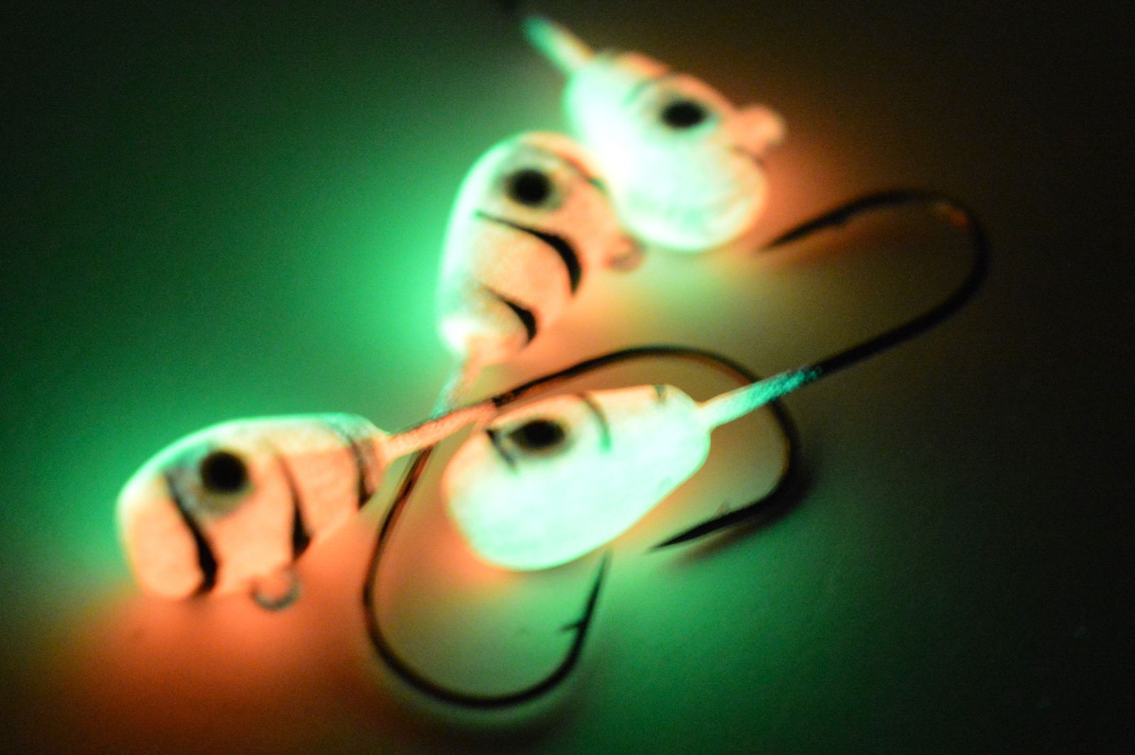 Big Sky Deluxe KnockOut 1/4oz Glow Jigs 4/pack - www.Shopthatapp.com