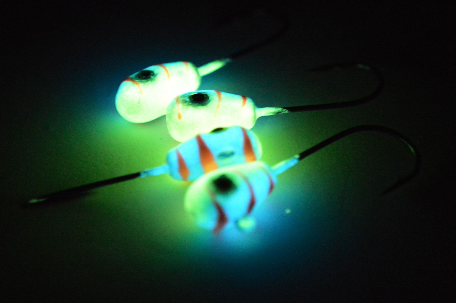 Big Sky Deluxe KnockOut 1/4oz Glow Jigs 4/pack - www.Shopthatapp.com