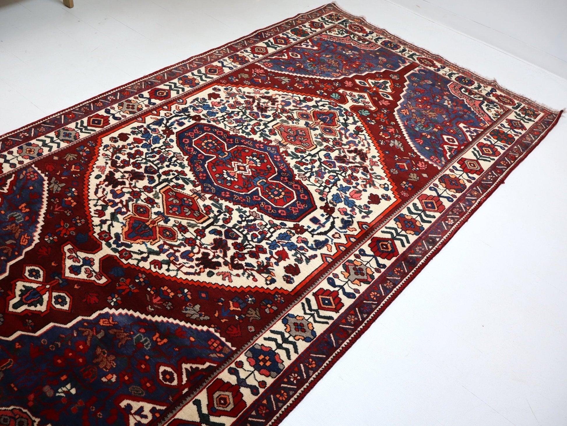 Persian Bakhtiari Rug | 5' 2" x 9' 10" - www.Shopthatapp.com