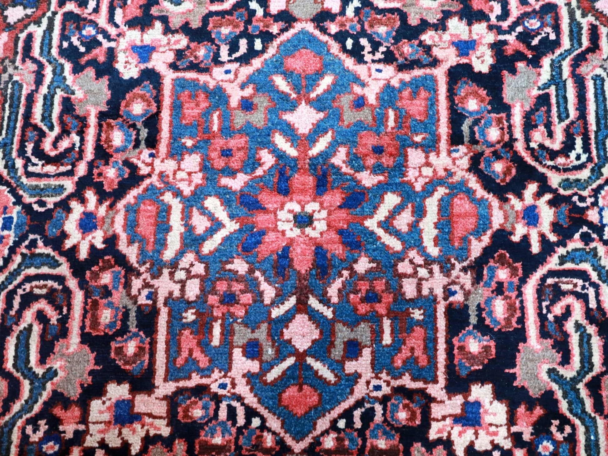 Persian Bakhtiari Rug | 5' 5" x 10' - www.Shopthatapp.com