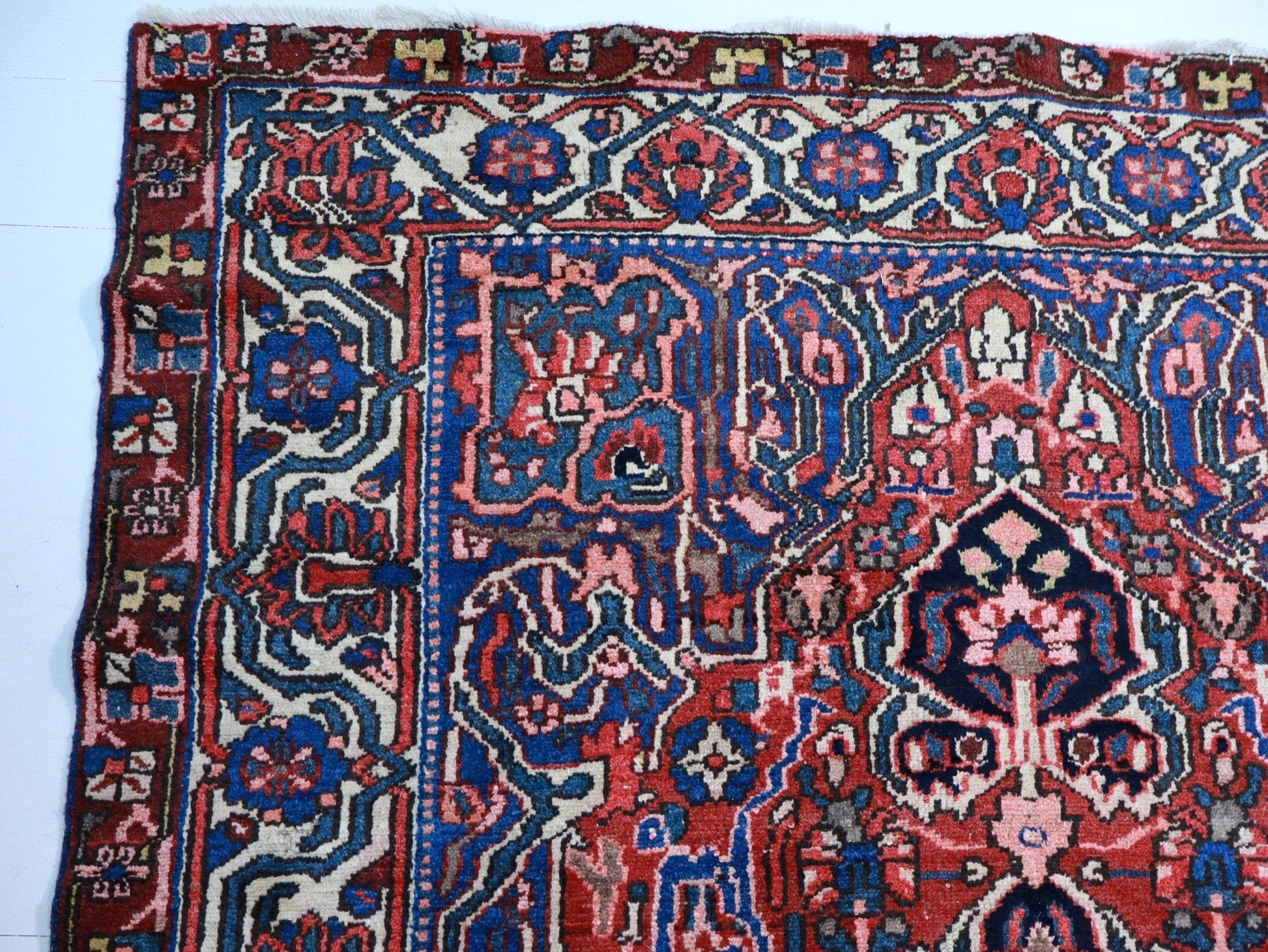 Persian Bakhtiari Rug | 5' 5" x 10' - www.Shopthatapp.com