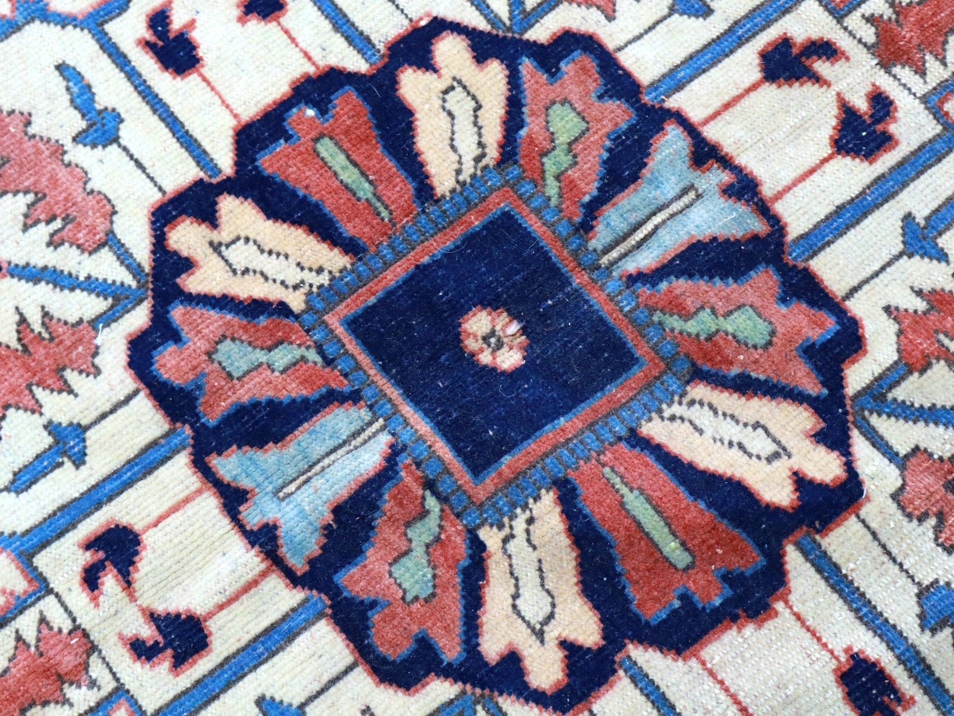 Persian Heriz Rug | 5' 11" x 8' 4" - www.Shopthatapp.com