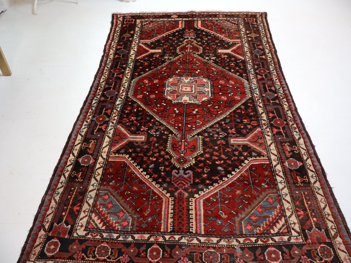 Persian Tuyserkan Rug | 4' 8" x 8' 6" - www.Shopthatapp.com