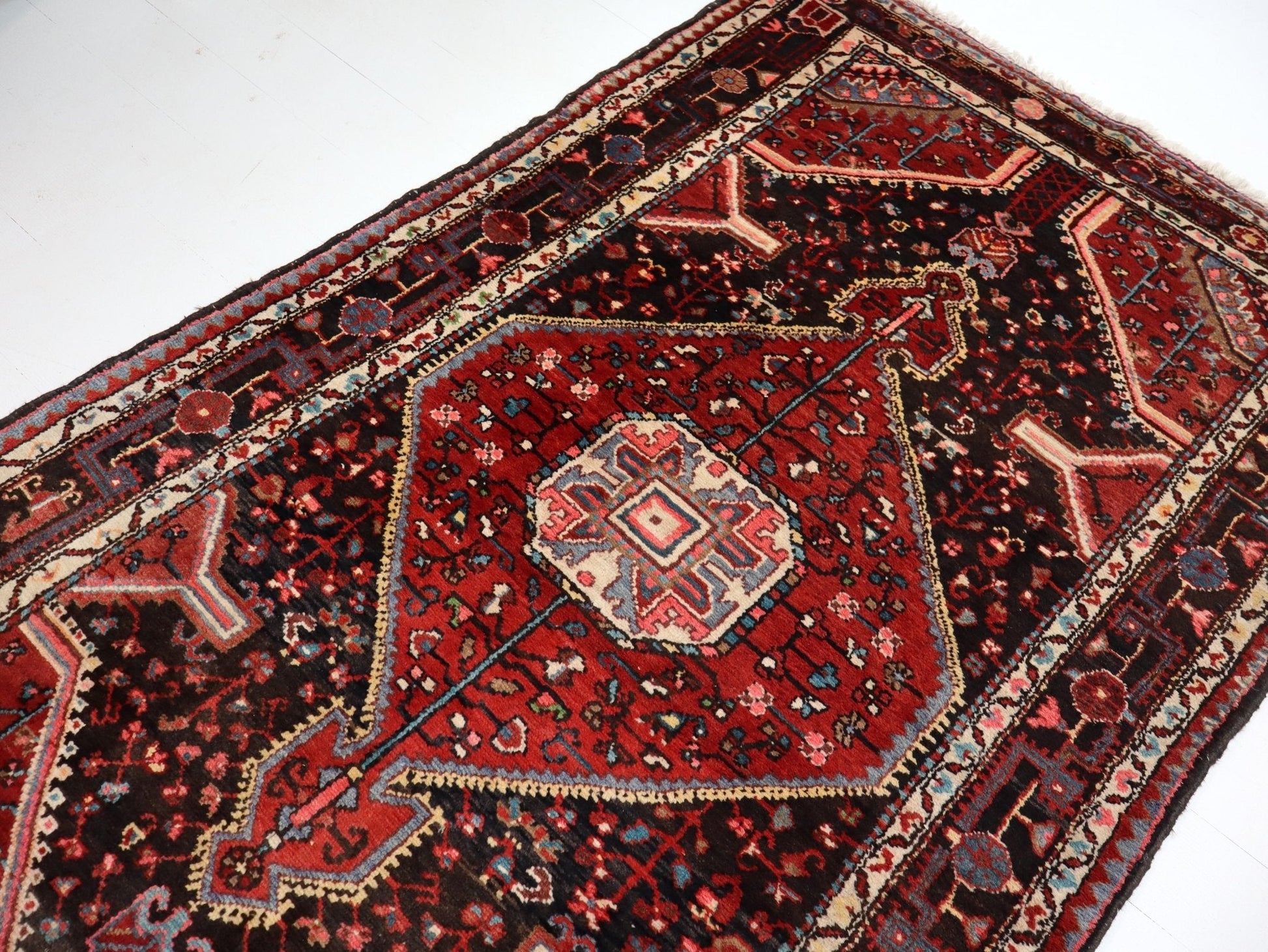Persian Tuyserkan Rug | 4' 8" x 8' 6" - www.Shopthatapp.com