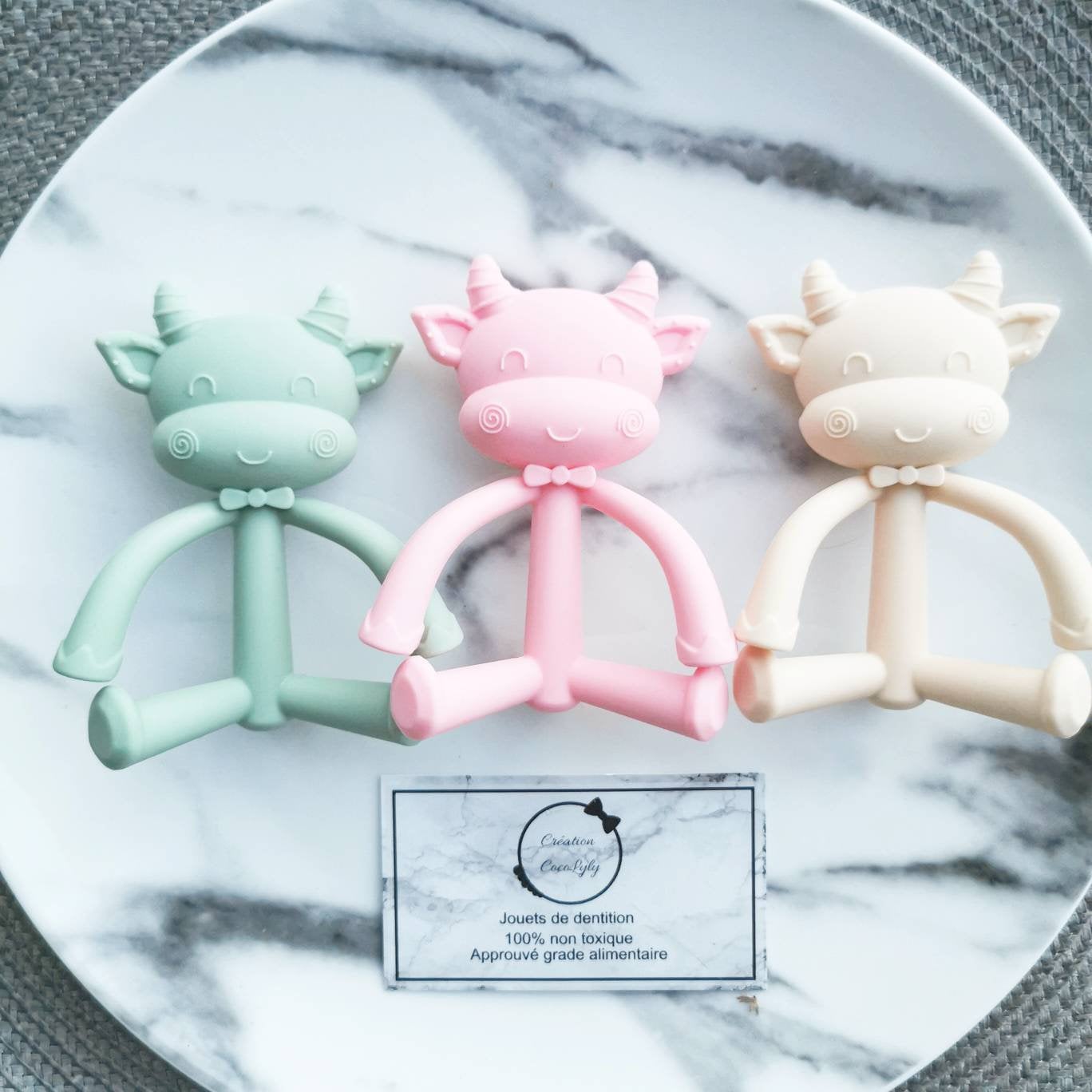 Petite vache de dentition - www.Shopthatapp.com