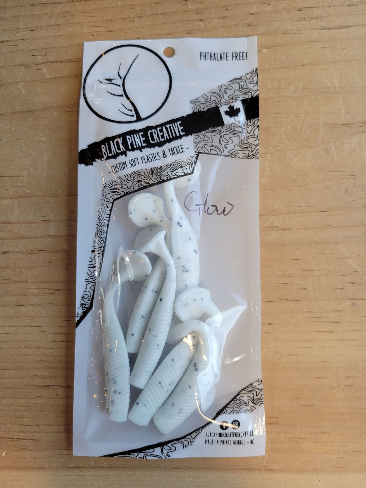 Black Pine Creative 2-3/4" Glow Paddle Tails 6/pk - www.Shopthatapp.com