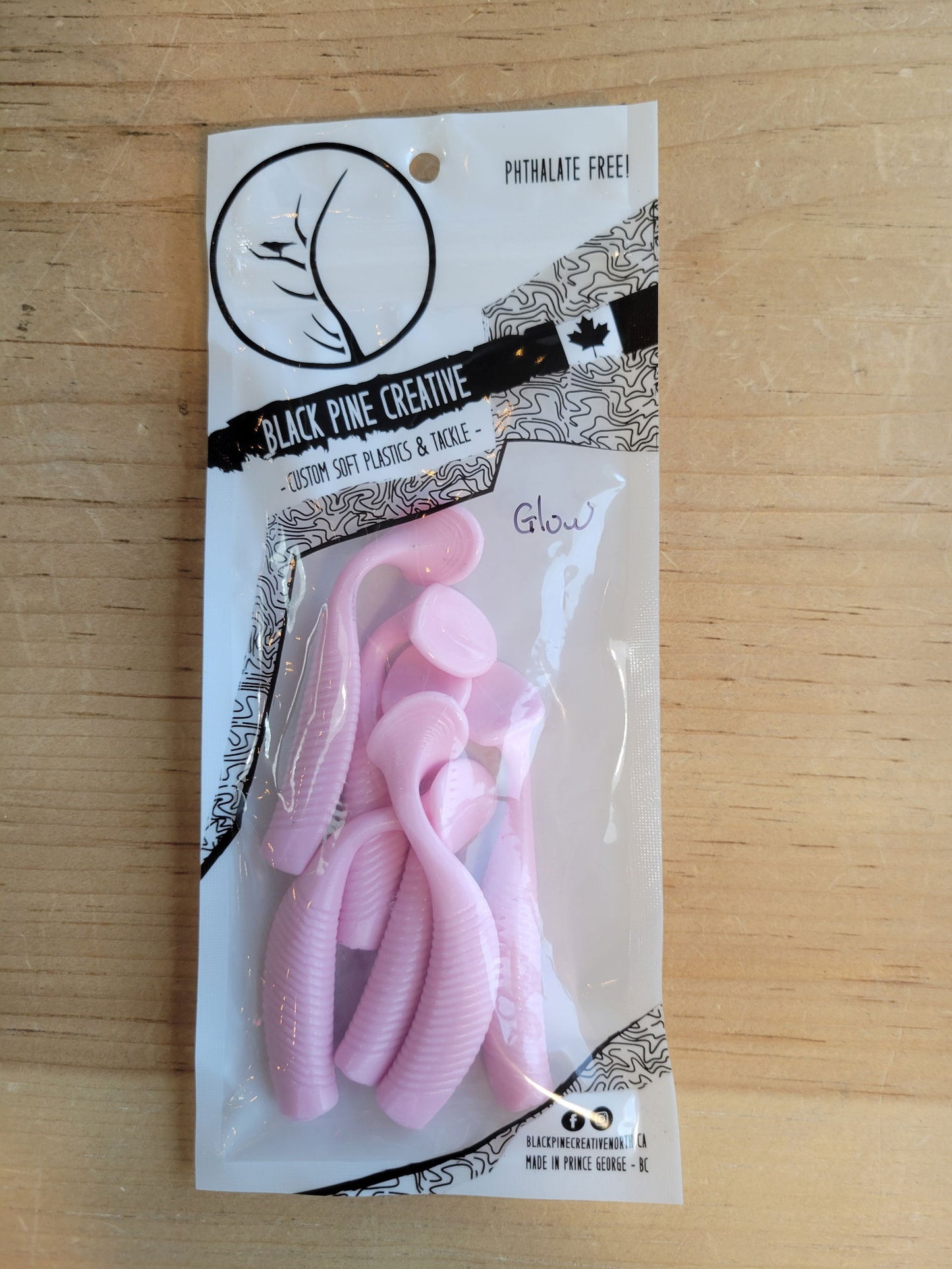 Black Pine Creative 2-3/4" Glow Paddle Tails 6/pk - www.Shopthatapp.com