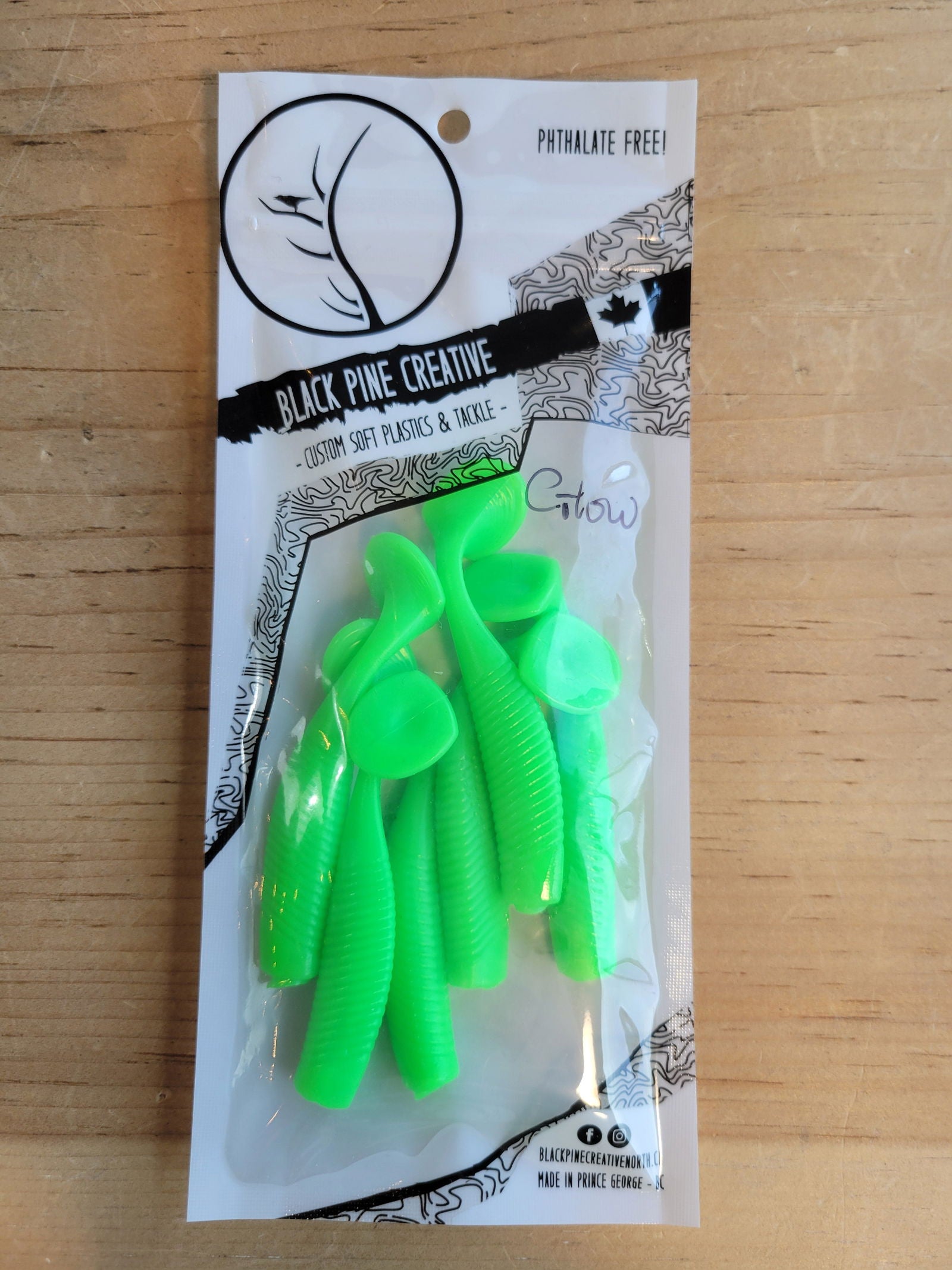 Black Pine Creative 2-3/4" Glow Paddle Tails 6/pk - www.Shopthatapp.com