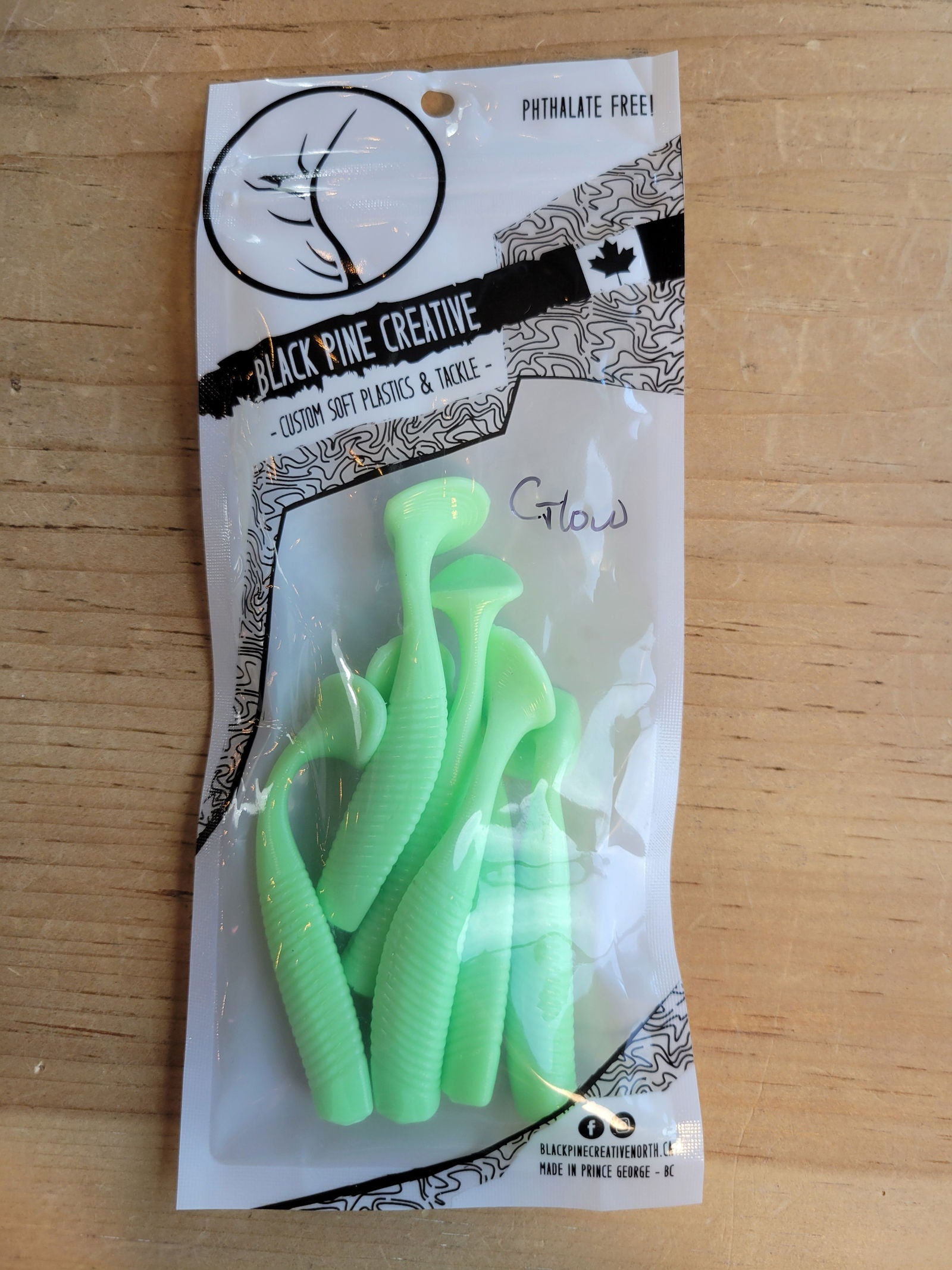 Black Pine Creative 2-3/4" Glow Paddle Tails 6/pk - www.Shopthatapp.com