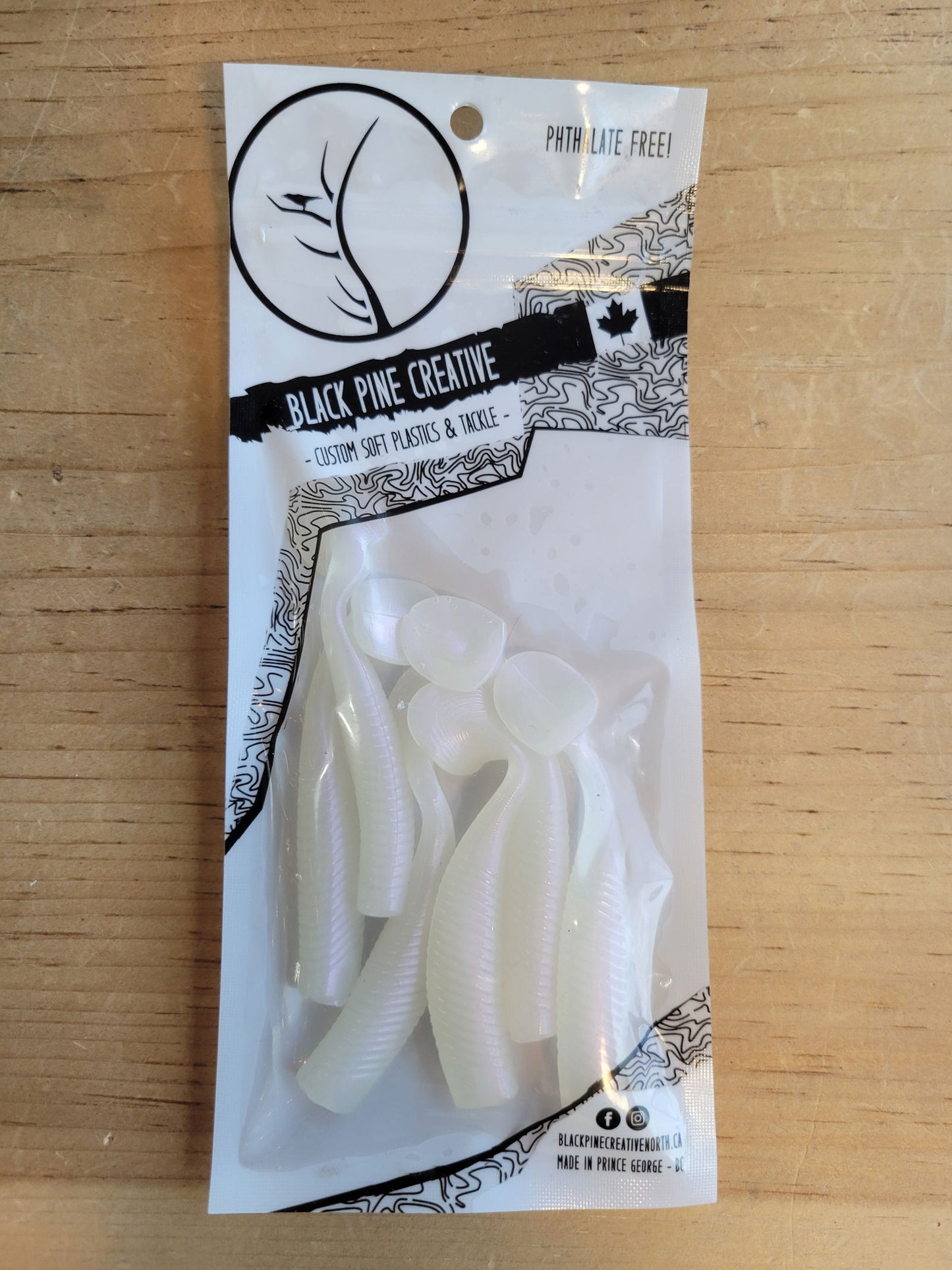 Black Pine Creative 2-3/4" Glow Paddle Tails 6/pk - www.Shopthatapp.com