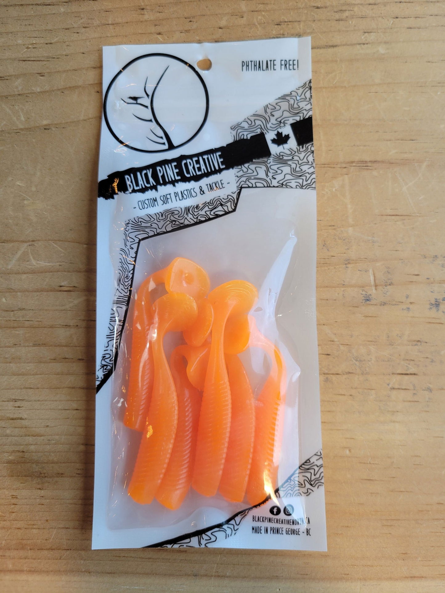 Black Pine Creative 2-3/4" Glow Paddle Tails 6/pk - www.Shopthatapp.com