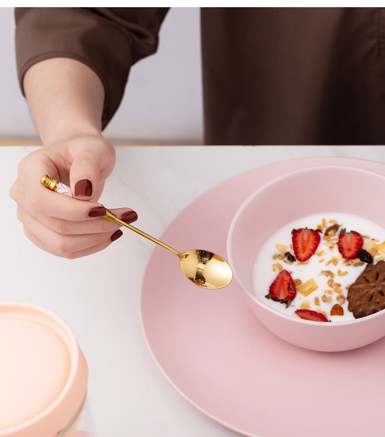 Chic Flatware - www.Shopthatapp.com