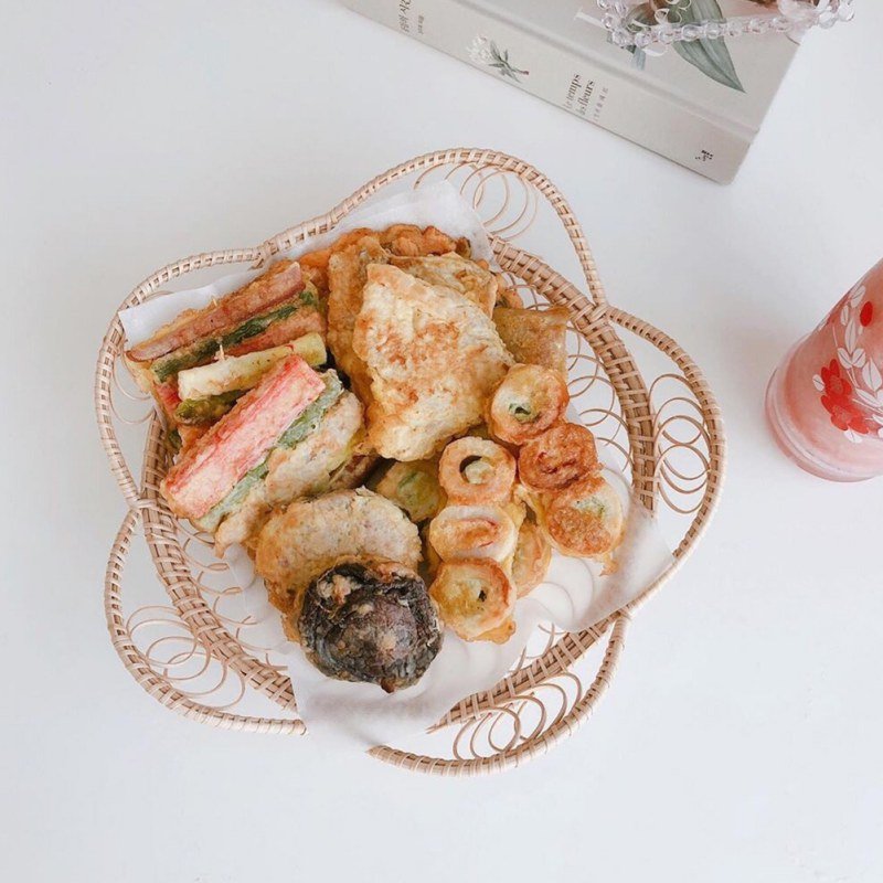 Petals Wicker Rattan Tray - www.Shopthatapp.com