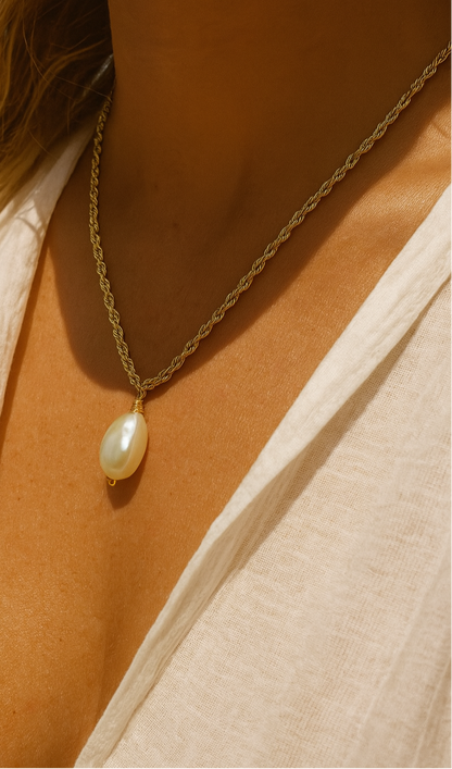 Pearl Rope Necklace - www.Shopthatapp.com