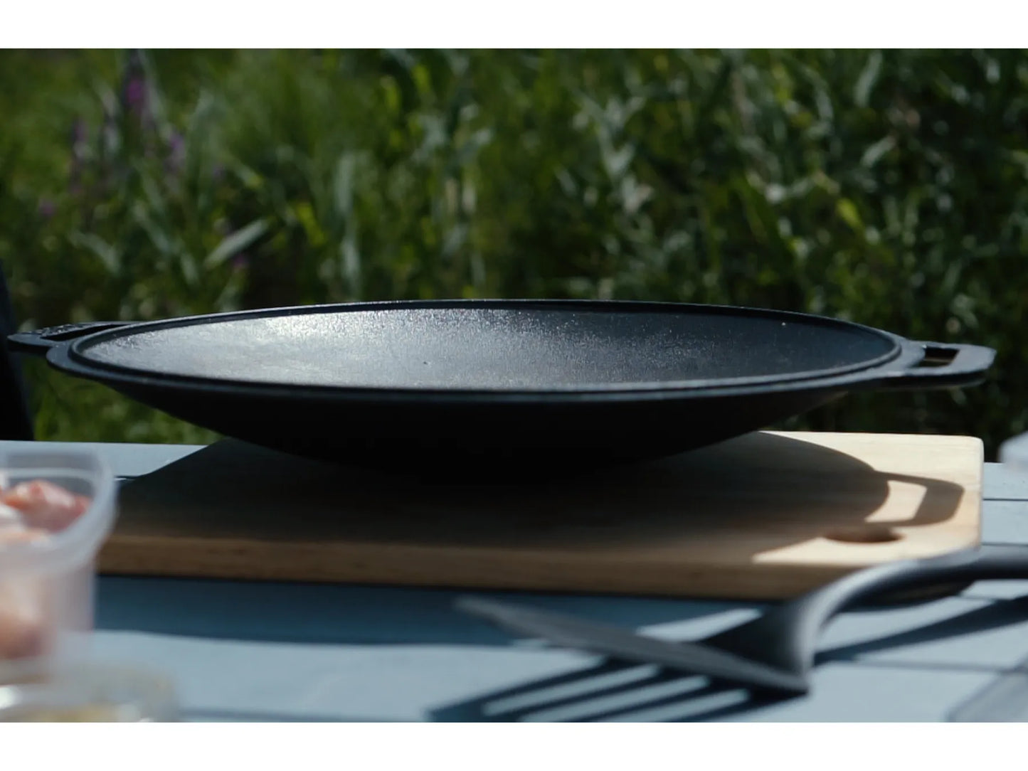 Poêle à griller extérieure en fonte Sadz de 45 cm
