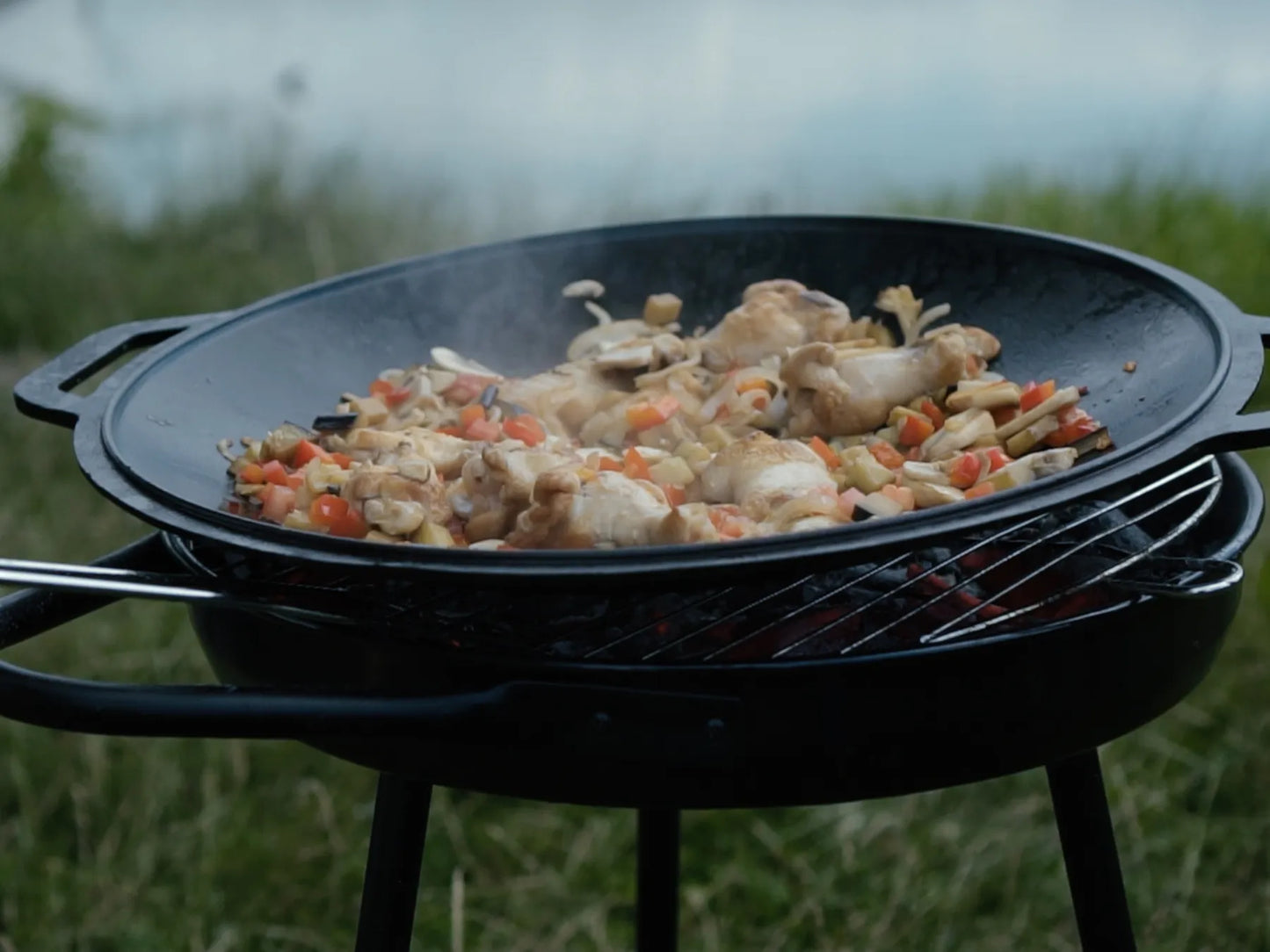 Poêle à griller extérieure en fonte Sadz de 45 cm