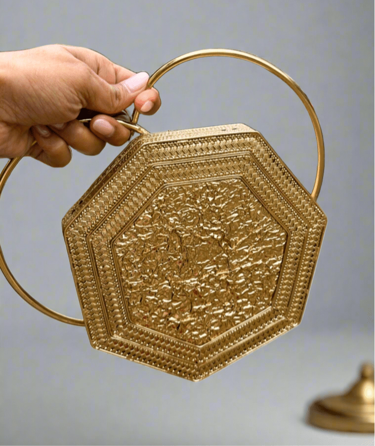 Sarnia Clutch bag - www.Shopthatapp.com