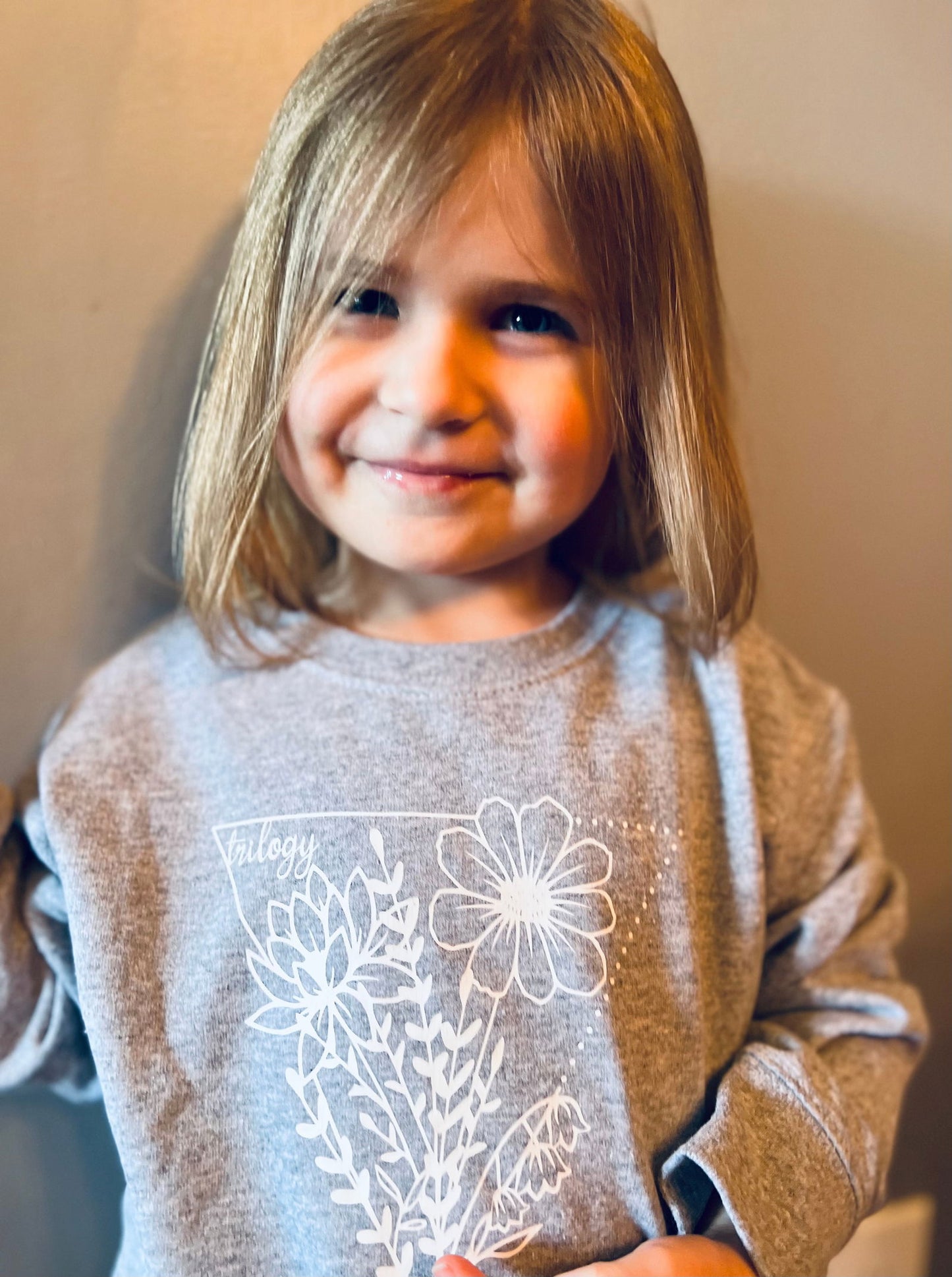 Toddler flower crewneck sweatshirt in gray featuring a floral design for kids