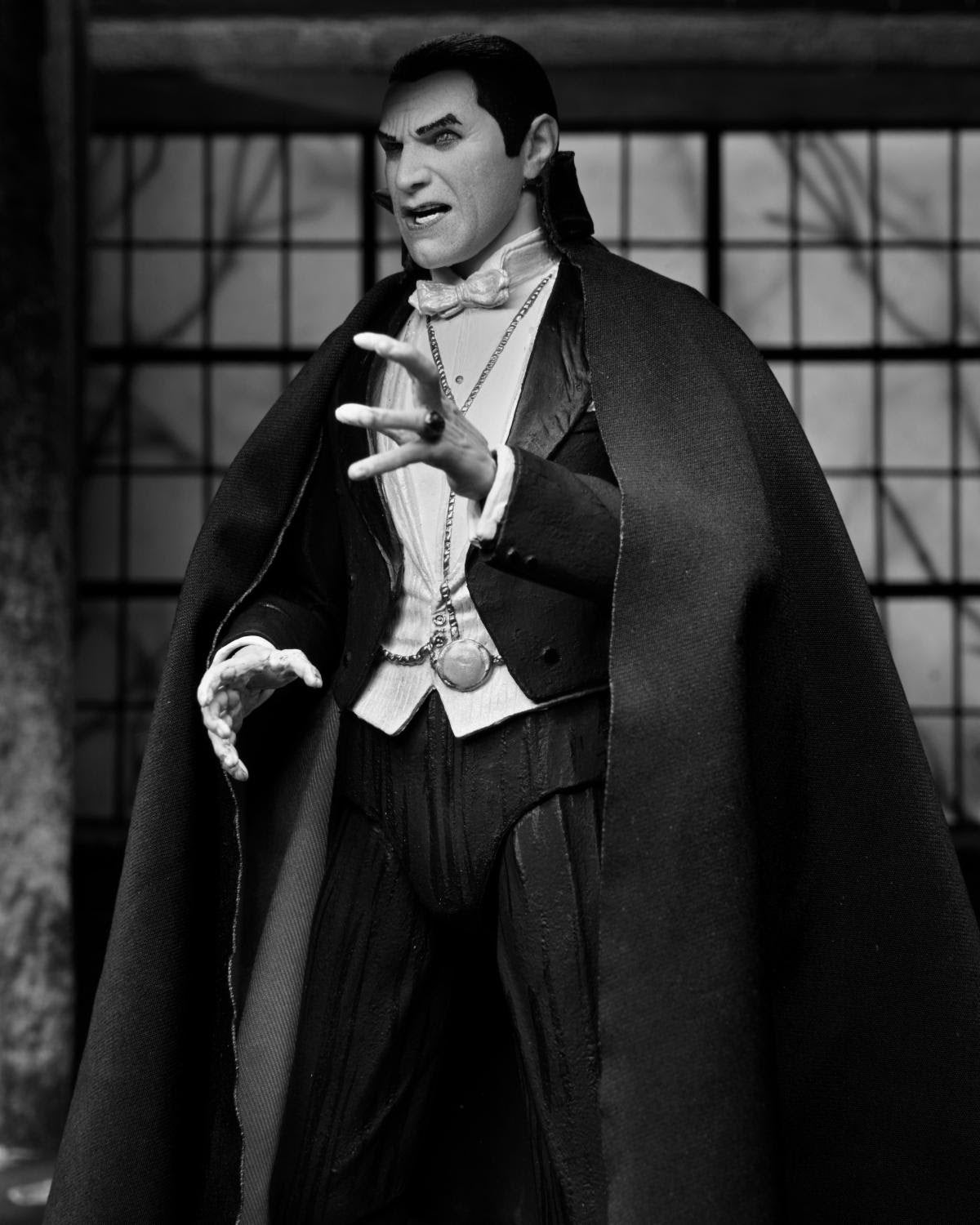 Universal Monsters - 7" Scale Action Figure - Ultimate Dracula - Carfax Abbey - www.Shopthatapp.com