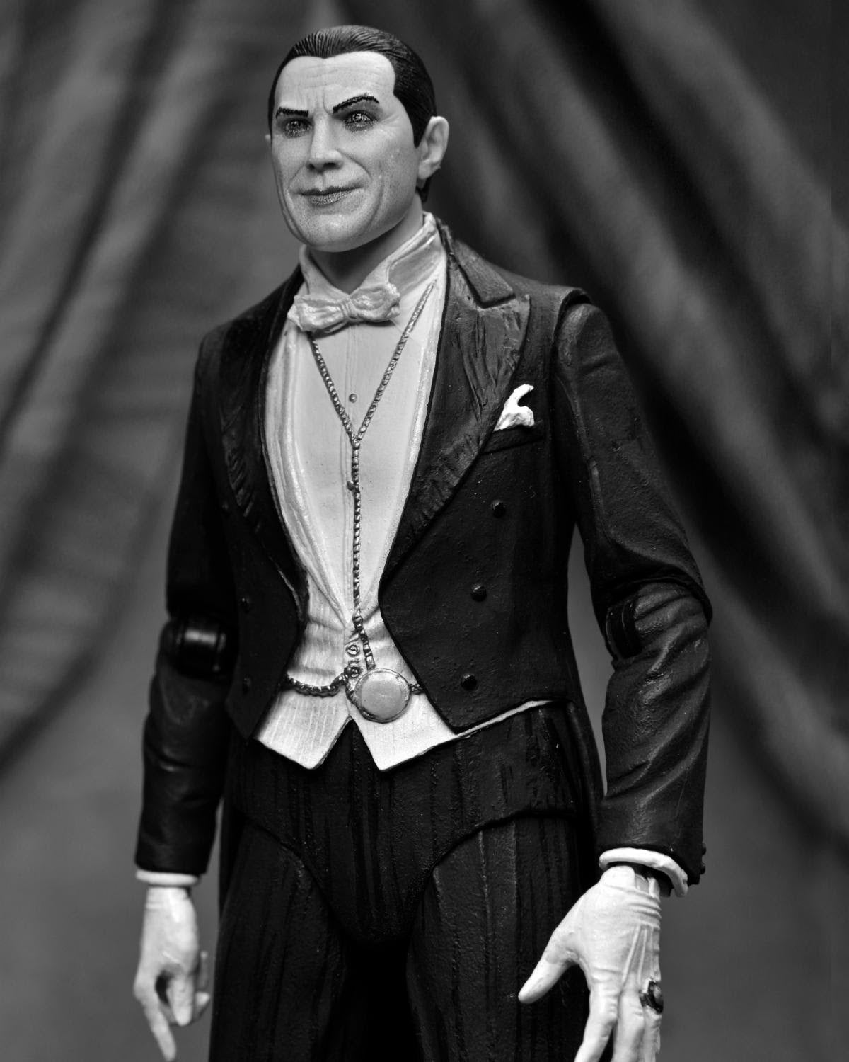 Universal Monsters - 7" Scale Action Figure - Ultimate Dracula - Carfax Abbey - www.Shopthatapp.com