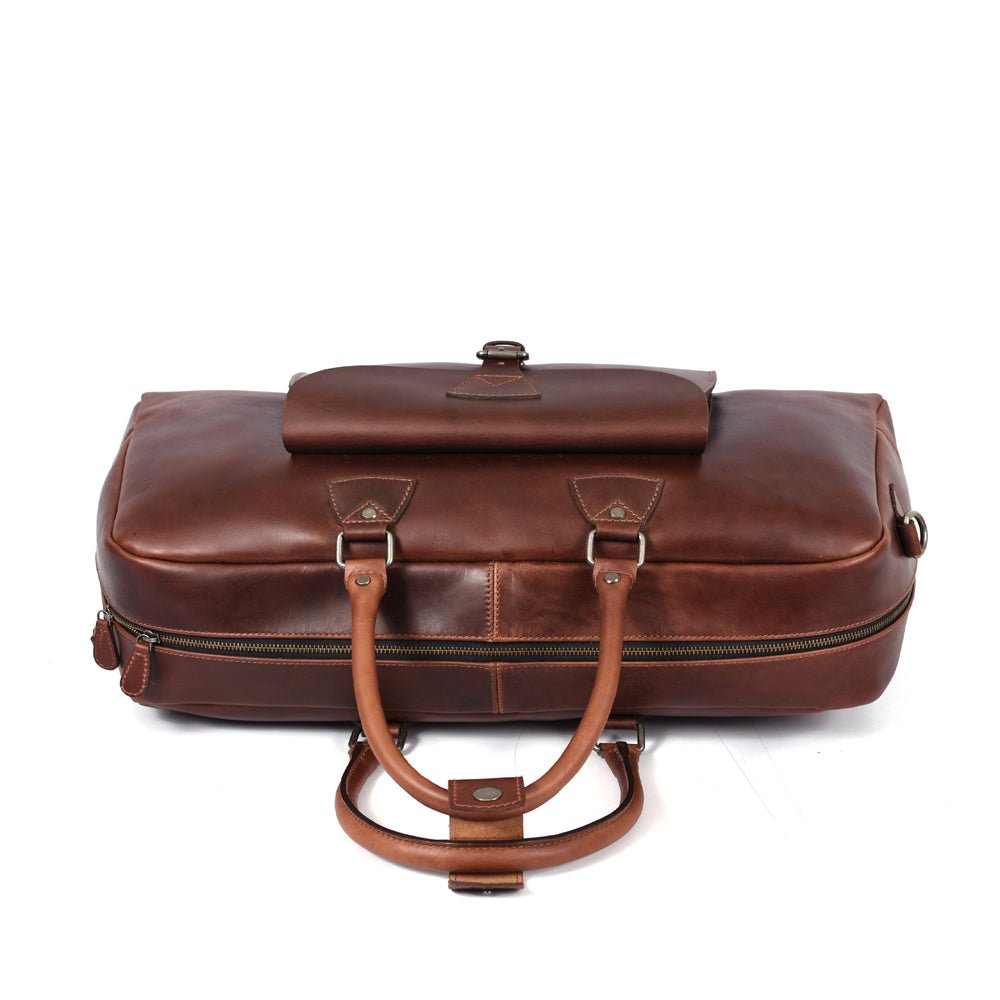 Voyager Leather Duffle Bag - www.Shopthatapp.com