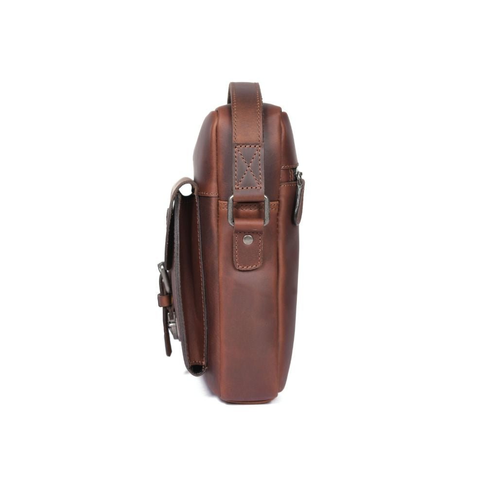 Voyager Leather Messenger Bag - www.Shopthatapp.com