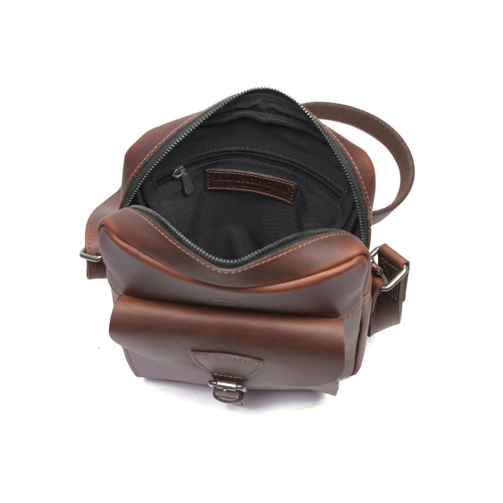 Voyager Leather Messenger Bag - www.Shopthatapp.com