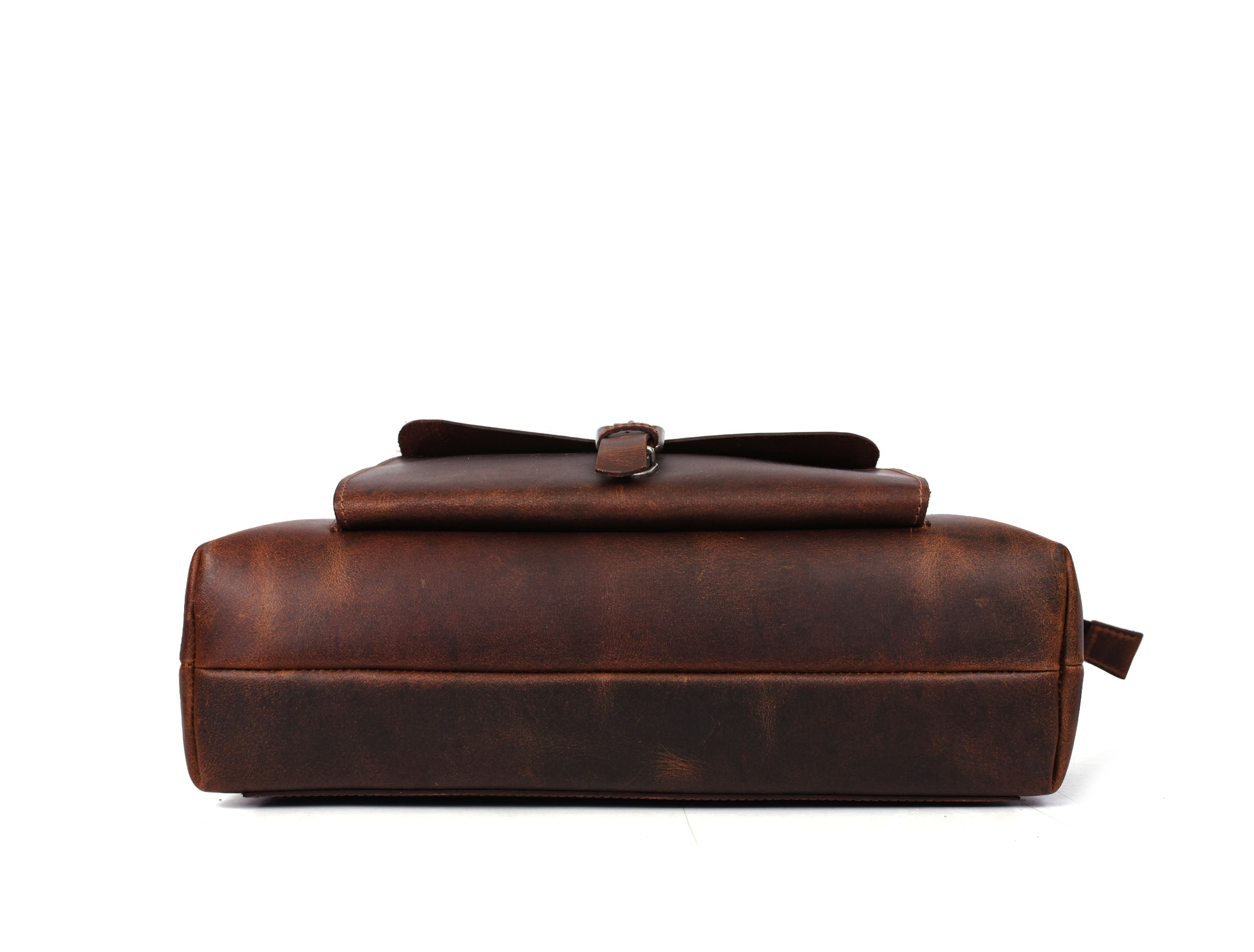 Voyager Leather Tote - www.Shopthatapp.com