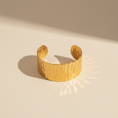 Pre-Order: Molten Cuff - www.Shopthatapp.com