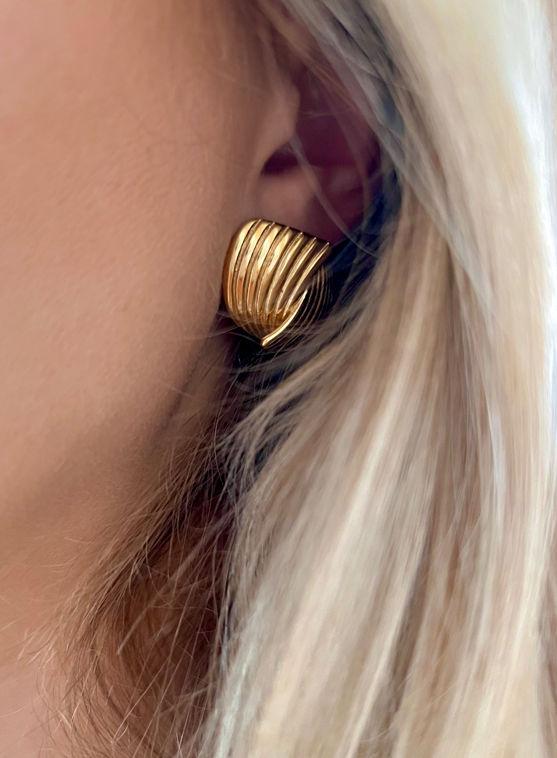 Wrap Over Studs - www.Shopthatapp.com